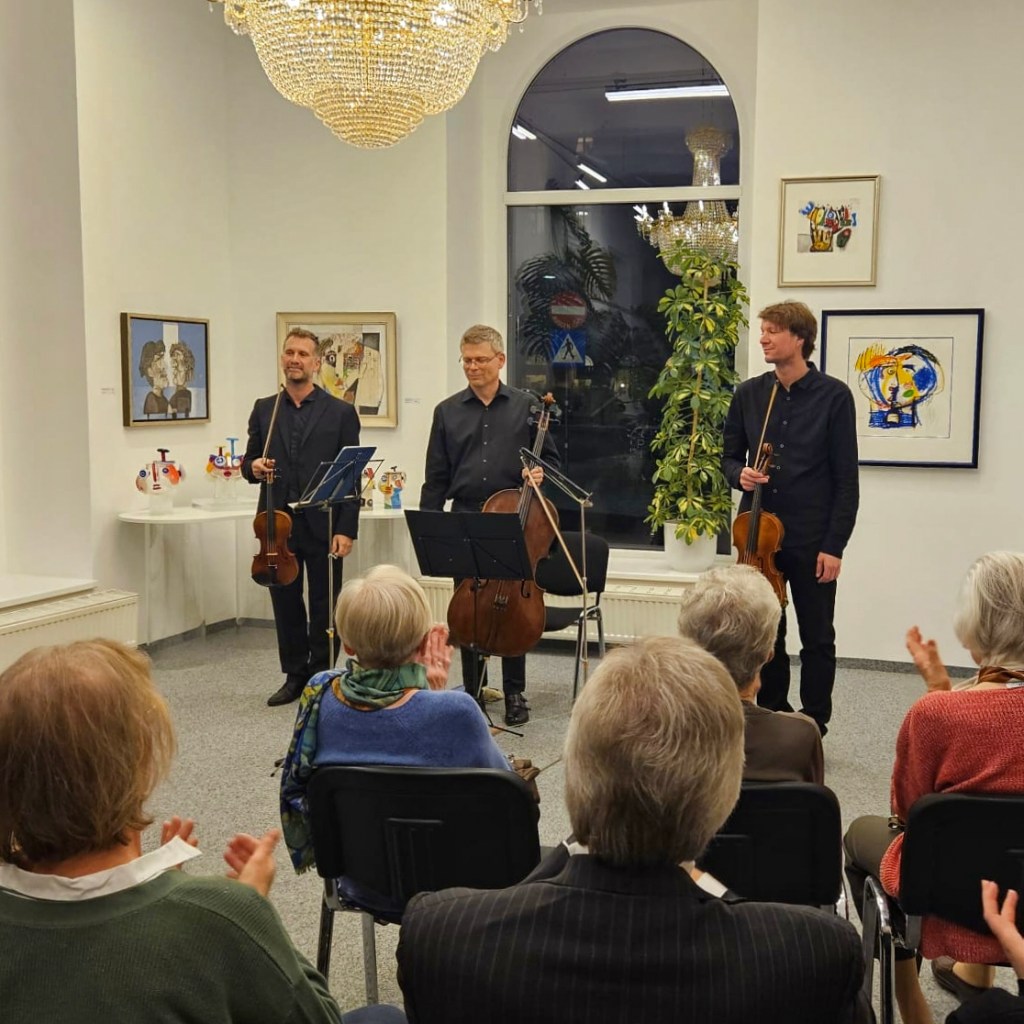 Mittwoch-Salon Review